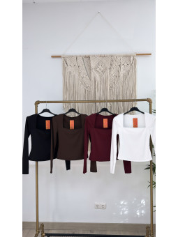 CAMISETA HOMBRERAS LICRA