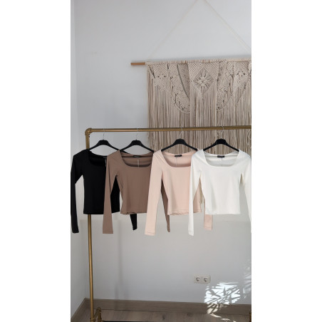 CAMISETA BASICA LICRA ESCOTE