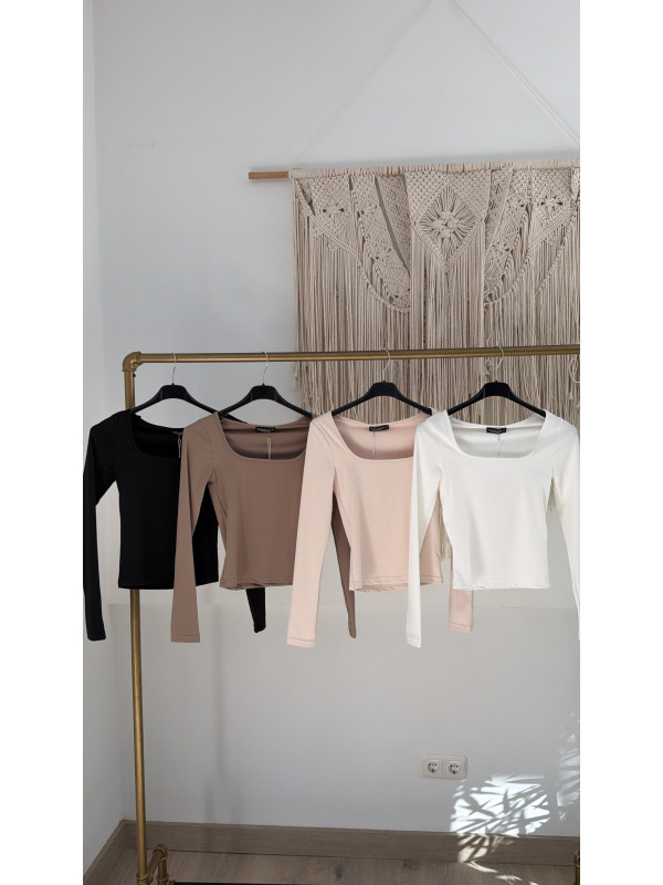 CAMISETA BASICA LICRA ESCOTE