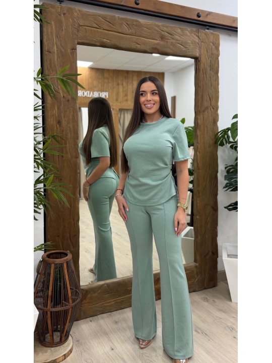 CONJUNTO CAMISETA ENTALLADA