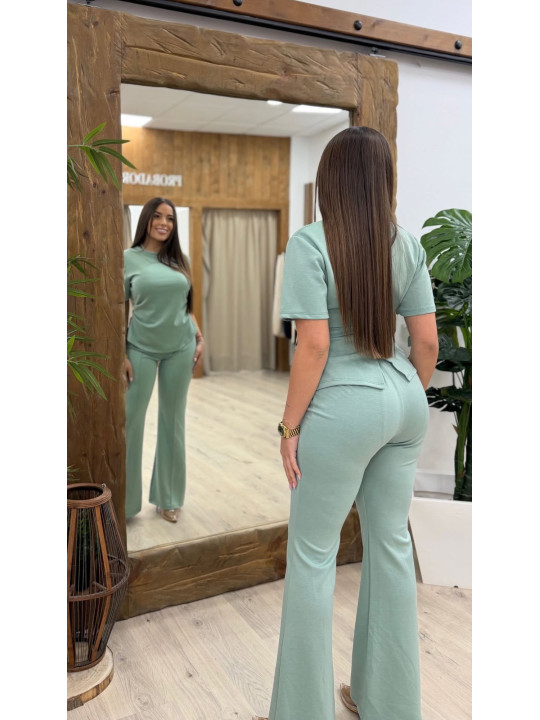 CONJUNTO CAMISETA ENTALLADA