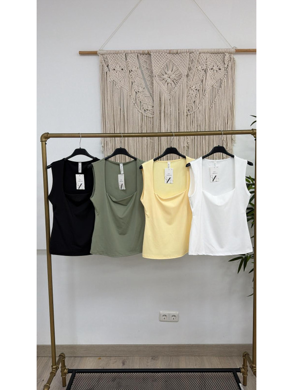 BASICA LICRA CUELLO CUADRADO